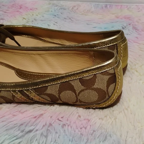 Coach Ballet Flats W Gold Detail Sz.8M They can fit 8.5 Like New (X-100 CRATE) - Picture 2 of 15